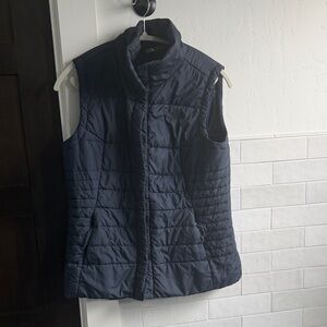 The North Face Women's Navy Puffer Vest